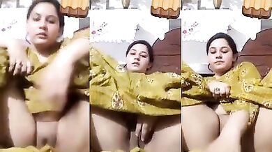 Muslim college girl fingering her shaved chut