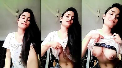 Sexy college girl apni juicy boobs dabati hui