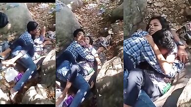 Jungle mein sex karte hue hot couple