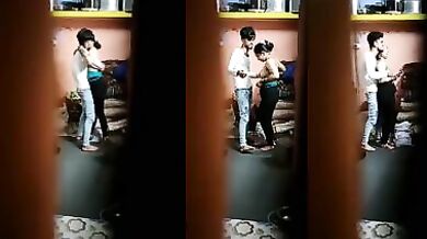 Cousin sister ki boobs daba raha hai ladka