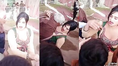 Hijra ka boobs daba rahe dada