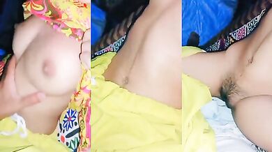 Lund pakad kar chut mein daalti hui sexy girlfriend