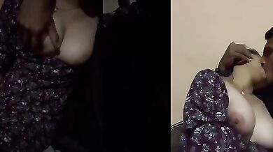 Young Punjabi aunty boobs press video