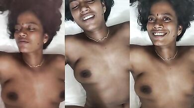 Beautiful Smiling Tamil aunty nude clip